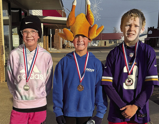 YOUTH WINNERS (l.-r.) were Avery Petersen, Clair Frey and Drew Frey, first place.