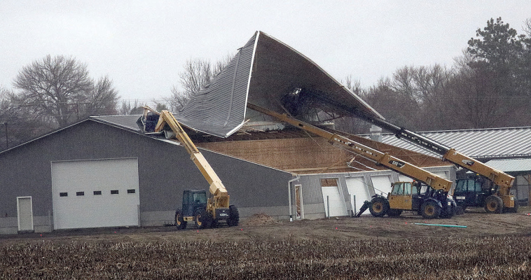 Big wind causes building damage