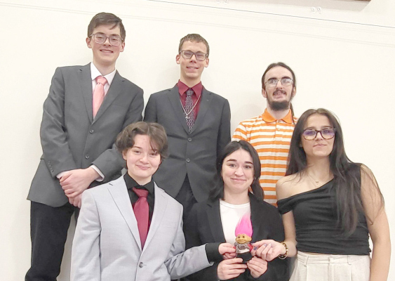 Back: Kalvin Sindelar, Noah Ketelsen, and Kaden Albert. Front: Claire Tibor, Josie Sock, and Lakin Prososki with St. Edward’s very own Gordon