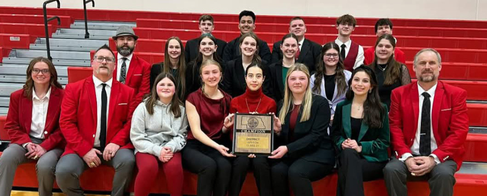 2025 District Speech Champions, front row (l to r): Taylor Beierman, Andy Devine, Addy Devine, Madison Gompert, Jordan PAtzel, Addyson Winter, Eloise Martinez and Coach Joel Sup; middle row: Aaron Wyatt, Kailyn Choat, Katelyn Curry, Brittany Sup, Sydney Spangerl, Makenna Devine and Audrey Meyer; and front row: Grant Ruta, Edwin Naranjo, Riley Lordemann, Jacob Smith and Curtis Luettel.