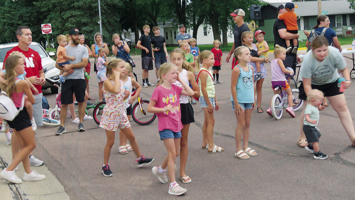 Carnival Days brings fun for all ages to Petersburg