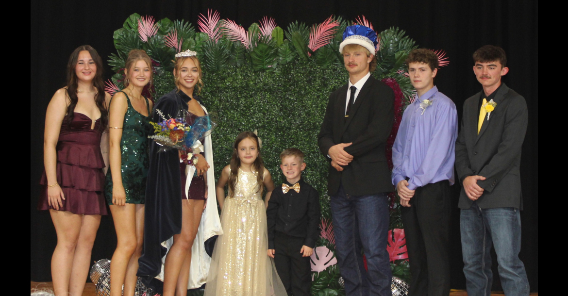 Homecoming court (l-r): Tatum Beranek, Brooklyn Benson, Mackenzie Wiese, Brylee Patzel, Jayden Benson, Piper Jarecki, Queen Madysen Wiese, King Nate Fowlkes, Rylan Hoadley, Dylan Luetkenhaus, Oliver Kaufman, Ashton Zoucha, Kelton Jorgensen and Peyton McCloud.